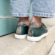 Baskets en cuir lisse vert sapin et python