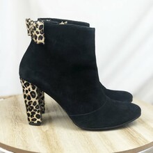 Bottines noires et léopard