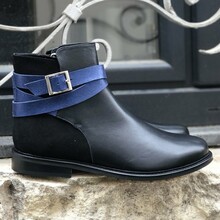 Bottine à boucle noire