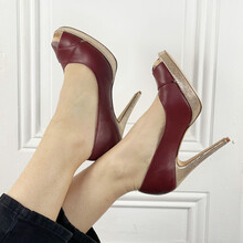 Talon aiguille bordeaux