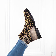 Bottines plates léopard et paillettes dorées
